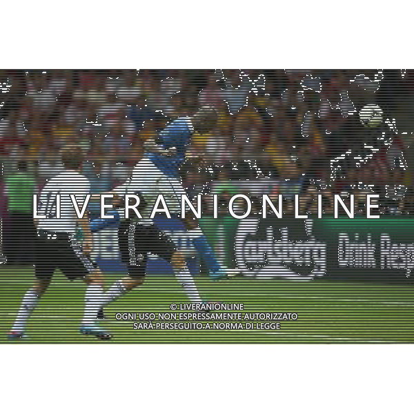 WARSZAWA 28.06.2012 MECZ MISTRZOSTWA EUROPY 2012 POLFINAL: NIEMCY - WLOCHY --- UEFA EURO 2012 CHAMPIONSHIP SEMIFINAL MATCH IN WARSAW: GERMANY - ITALY MARIO BALOTELLI STRZELA GOLA FOT. PIOTR KUCZA --- Newspix.pl EUROPEI 2012 GERMANIA ITALIA AG ALDO LIVERANI SAS - ITALY ONLY - *** Local Caption *** www.newspix.pl mail us: info@newspix.pl call us: 0048 022 23 22 222 --- Polish Picture Agency by Ringier Axel Springer Poland