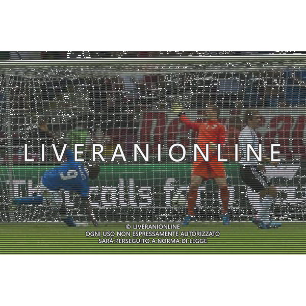 WARSZAWA 28 06 2012 STADION NARODOWY PRZY AL KSIECIA J PONIATOWSKIEGO 1 ARENA EURO 2012 MECZ NR 30 POLFINAL EURO 2012 NIEMCY v WLOCHY N Z MARIO BALOTELLI Italy 9 RADOSC PO GOL MANUEL NEUER Germany 1 PHILIPP LAHM Germany 16 SEBASTIAN BOROWSKI Newspix.pl NATIONAL STADIUM WARSAW AT AL KSIECIA J PONIATOWSKIEGO 1 MATCH 30 OF EURO 2012 SEMI FINAL GERMANY v ITALY --- Newspix.pl EUROPEI 2012 GERMANIA ITALIA AG ALDO LIVERANI SAS - ITALY ONLY - *** Local Caption *** www.newspix.pl mail us: info@newspix.pl call us: 0048 022 23 22 222 --- Polish Picture Agency by Ringier Axel Springer Poland