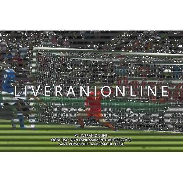 WARSZAWA 28 06 2012 STADION NARODOWY PRZY AL KSIECIA J PONIATOWSKIEGO 1 ARENA EURO 2012 MECZ NR 30 POLFINAL EURO 2012 NIEMCY v WA *** Local Caption *** www.newspix.pl mail us: info@newspix.pl call us: 0048 022 23 22 222 --- Polish Picture Agency by Ringier Axel Springer Poland