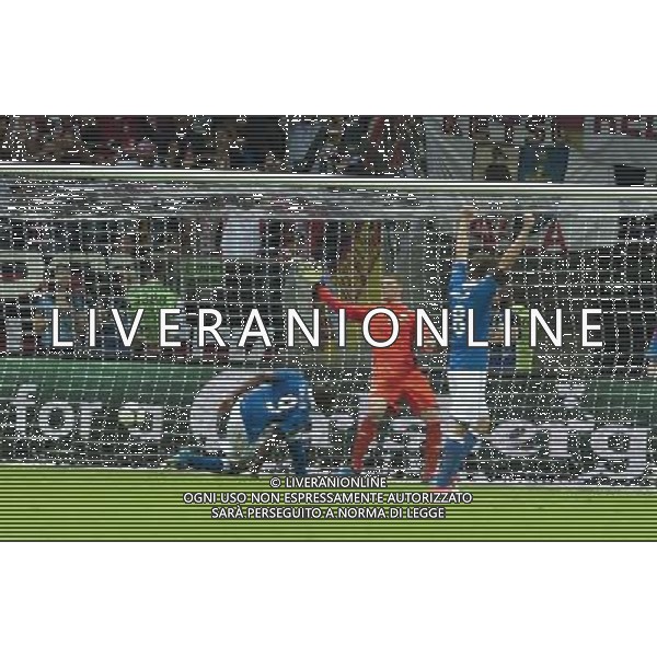 WARSZAWA 28- 06- 2012 STADION NARODOWY PRZY AL KSIECIA J PONIATOWSKIEGO 1 ARENA EURO 2012 MECZ NR 30 POLFINAL EURO 2012 NIEMCY v WLOCHY NZ MANUEL NEUER - MARIO BALOTELLI GOL FOT KRYSTYNA PACZKOWSKA/NEWSPIX.PL NATIONAL STADIUM WARSAW AT AL KSIECIA J PONIATOWSKIEGO 1 MATCH 30 OF EURO 2012 SEMI FINAL GERMANY v ITALY --- Newspix.pl EUROPEI 2012 GERMANIA ITALIA AG ALDO LIVERANI SAS - ITALY ONLY - *** Local Caption *** www.newspix.pl mail us: info@newspix.pl call us: 0048 022 23 22 222 --- Polish Picture Agency by Ringier Axel Springer Poland