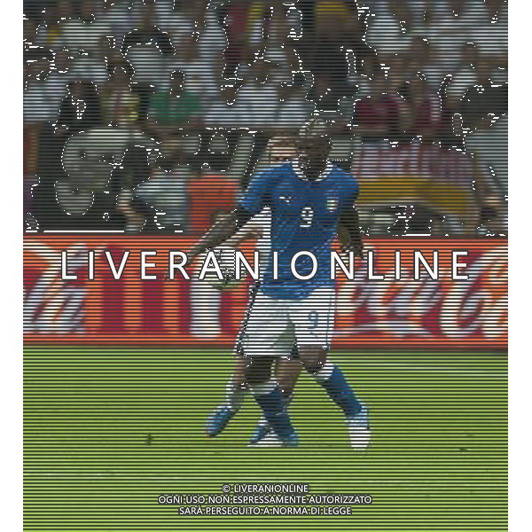 WARSZAWA 28- 06- 2012 STADION NARODOWY PRZY AL KSIECIA J PONIATOWSKIEGO 1 ARENA EURO 2012 MECZ NR 30 POLFINAL EURO 2012 NIEMCY v WLOCHY NZ MARIO BALOTELLI FOT KRYSTYNA PACZKOWSKA/NEWSPIX.PL NATIONAL STADIUM WARSAW AT AL KSIECIA J PONIATOWSKIEGO 1 MATCH 30 OF EURO 2012 SEMI FINAL GERMANY v ITALY --- Newspix.pl EUROPEI 2012 GERMANIA ITALIA AG ALDO LIVERANI SAS - ITALY ONLY - *** Local Caption *** www.newspix.pl mail us: info@newspix.pl call us: 0048 022 23 22 222 --- Polish Picture Agency by Ringier Axel Springer Poland