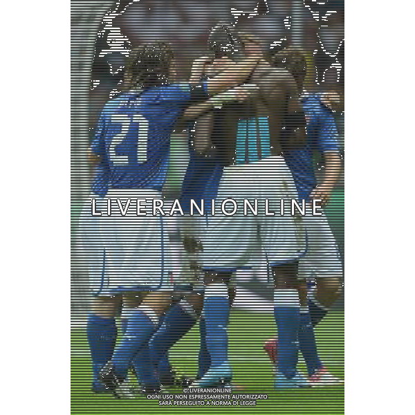 (120629) -- WARSAW, June 29, 2012 () -- Players of Italy celebrate after scoring during the semifinal match between Germany and Italy at the Euro 2012 football championships in Warsaw, Poland, June 28, 2012. (/Ma Ning) (jyc) PHOTOSHOT/AG ALDO LIVERANI SAS - ITALY ONLY -
