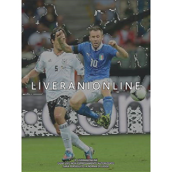 (120629) -- WARSAW, June 29, 2012 () -- Antonio Cassano (R) of Italy vies with Mats Hummels of Germany during the semifinal match between Germany and Italy at the Euro 2012 football championships in Warsaw, Poland, June 28, 2012. (/Liu Lihang) (jyc) PHOTOSHOT/AG ALDO LIVERANI SAS - ITALY ONLY -