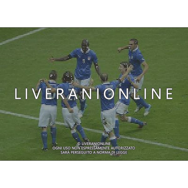 (120629) -- WARSAW, June 29, 2012 () -- Mario Balotelli (Back L) of Italy celebrates after scoring with his teammates during the semifinal match between Germany and Italy at the Euro 2012 football championships in Warsaw, Poland, June 28, 2012. (/Wu Wei) (jyc) PHOTOSHOT/AG ALDO LIVERANI SAS - ITALY ONLY -