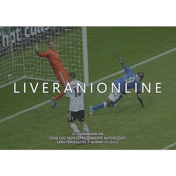 (120629) -- WARSAW, June 29, 2012 () -- Mario Balotelli (R) of Italy celebrates after scoring during the semifinal match between Germany and Italy at the Euro 2012 football championships in Warsaw, Poland, June 28, 2012. (/Wu Wei) (jyc) PHOTOSHOT/AG ALDO LIVERANI SAS - ITALY ONLY -