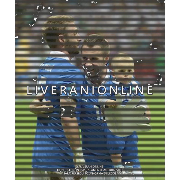 (120629) -- WARSAW, June 29, 2012 () -- Antonio Cassano (C) of Italy celebrates victory after the semifinal match between Germany and Italy at the Euro 2012 football championships in Warsaw, Poland, June 28, 2012. Italy won 2-1 to enter the final. (/Liu Lihang) (jyc) PHOTOSHOT/AG ALDO LIVERANI SAS - ITALY ONLY -