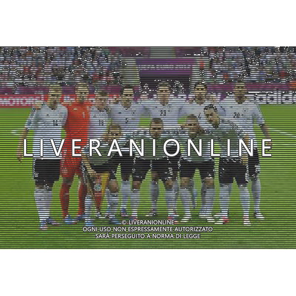 (120629) -- WARSAW, June 29, 2012 () -- Players of Germany pose for a team photo before the semifinal match between Germany and Italy at the Euro 2012 football championships in Warsaw, Poland, June 28, 2012. Italy won 2-1 to enter the final. (/Ma Ning) (jyc) PHOTOSHOT/AG ALDO LIVERANI SAS - ITALY ONLY -