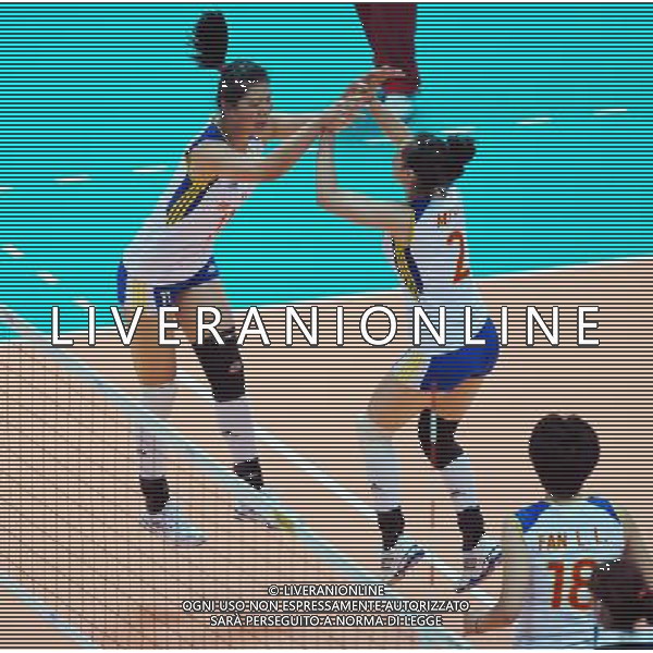 (120629) -- NINGBO, June 29, 2012 () -- Xu Yunli (L) and Ma Yang of China celebrate one point during the 3rd round match against Thailand at the FIVB Volleyball World Grand Prix in Ningbo, east China\'s Zhejiang Province, June 29, 2012. (/Xu Yu) ©photoshot/Agenzia Aldo Liverani Sas - ITALY ONLY: Cina - Thailandia Volley femminile 3 ¡ pallavolo FIVB World Grand Prix a Ningbo , a est della Cina provincia di Zhejiang, 29 giugno 2012.