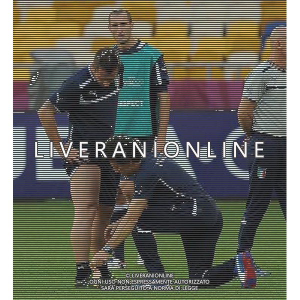 Campionati Europei UEFA 2012 Polonia/Ucraina Finale Kiev (Ucraina) - 30.06.2012 Allenamento Italia Nella Foto:cassano con il dottore /Ph.Vitez-Ag. Aldo Liverani