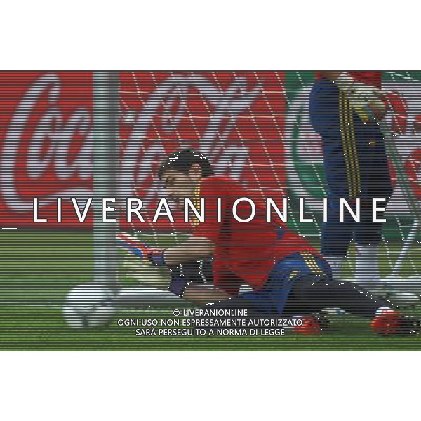 30.06.2012, KIJOW, PILKA NOZNA, FOOTBALL, MISTRZOSTWA EUROPY W PILCE NOZNEJ, EURO 2012, FOOTBALL EUROPEAN CHAMPIONSHIP, TRENING REPREZENTACJI HISZPANII, IKER CASILLAS (ESP), FOT. TOMASZ JASTRZEBOWSKI / FOTO OLIMPIK/NEWSPIX.PL --- Newspix.pl SPAIN NATIONAL TEAM TRAINIG IN KIEV AG ALDO LIVERANI S A S ONLY ITALY *** Local Caption *** www.newspix.pl mail us: info@newspix.pl call us: 0048 022 23 22 222 --- Polish Picture Agency by Ringier Axel Springer Poland