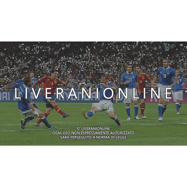 Campionati Europei UEFA 2012 Polonia/Ucraina Finale Kiev (Ucraina) - 01.07.2012 Spagna-Italia Nella Foto:occasione xavi /Ph.Vitez-Ag. Aldo Liverani