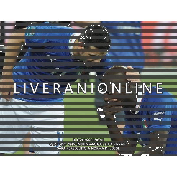 Campionati Europei UEFA 2012 Polonia/Ucraina Finale Kiev (Ucraina) - 01.07.2012 Spagna-Italia Nella Foto:di natale consola balotelli /Ph.Vitez-Ag. Aldo Liverani