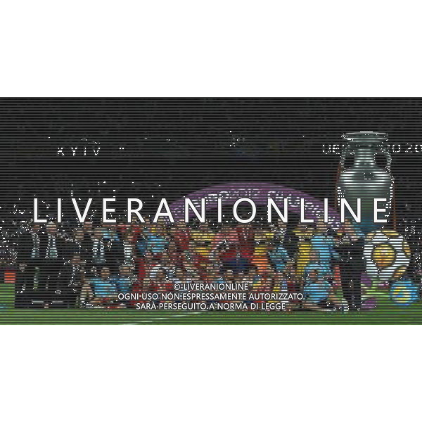 Campionati Europei UEFA 2012 Polonia/Ucraina Finale Kiev (Ucraina) - 01.07.2012 Spagna-Italia Nella Foto:spagna esulta con la coppa /Ph.Vitez-Ag. Aldo Liverani