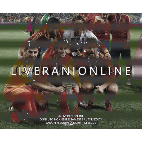 Campionati Europei UEFA 2012 Polonia/Ucraina Finale Kiev (Ucraina) - 01.07.2012 Spagna-Italia Nella Foto:casillas xabi alonso sergio ramos con la coppa /Ph.Vitez-Ag. Aldo Liverani