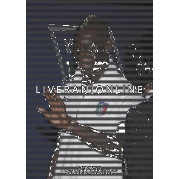 02 07 2012 WIELICZKA POLAND POLSKA RETURN AFTER ITALIAN ITALY ITALIA NATIONAL TEAM MATCH WITH ESPANOL PILKARZE REPREZENTACJI WLOCH WROCILI DO WIELICZKI PO PRZEGRANYM MECZU Z HISZPANIA W FINALE EURO 2012 NZ MARIO BALOTELLI FOT TOMASZ JAGODZINSKI/JAKUB GRUCA/KRAKFOTO/NEWSPIX.PL --- Newspix.pl /AG ALDO LIVERANI SAS RITORNO DELLA NAZIONALE DI CALCIO DELL\'ITALIA DOPO LA FINALE DEGLI EUROPEI CONTRO LA SPAGNA -ITALY ONLY- *** Local Caption *** .