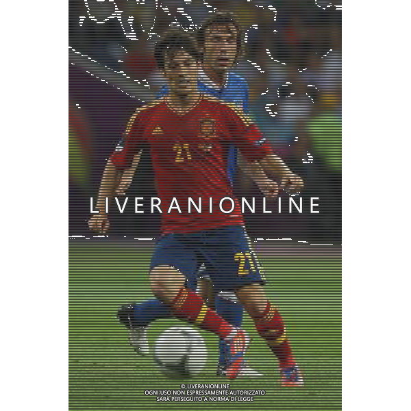 01.07.2012, KIJOW, PILKA NOZNA, FOOTBALL, MISTRZOSTWA EUROPY W PILCE NOZNEJ, EURO 2012, FOOTBALL EUROPEAN CHAMPIONSHIP,FINAL, HISZPANIA - WLOCHY, SPAIN - ITALY, DAVID SILVA (ESP), ANDREA PIRLO (ITA), FOT. TOMASZ JASTRZEBOWSKI / FOTO OLIMPIK/NEWSPIX.PL --- Newspix.pl SPAGNA ITALIA FINALE EUROPEI 2012 - AG ALDO LIVERANI SAS - ITALY ONLY - *** Local Caption *** .