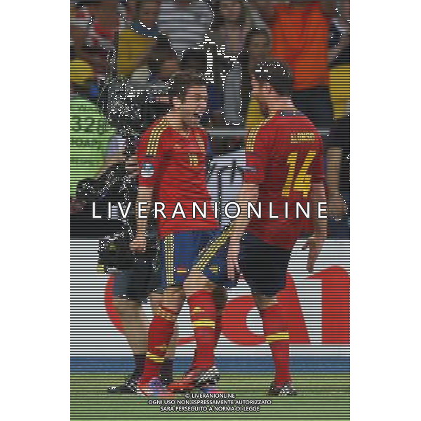 01.07.2012, KIJOW, PILKA NOZNA, FOOTBALL, MISTRZOSTWA EUROPY W PILCE NOZNEJ, EURO 2012, FOOTBALL EUROPEAN CHAMPIONSHIP,FINAL, HISZPANIA - WLOCHY, SPAIN - ITALY, JORDI ALBA, XABI ALONSO (ESP), RADOSC, BRAMKA, FOT. TOMASZ JASTRZEBOWSKI / FOTO OLIMPIK/NEWSPIX.PL --- Newspix.pl SPAGNA ITALIA FINALE EUROPEI 2012 - AG ALDO LIVERANI SAS - ITALY ONLY - *** Local Caption *** .