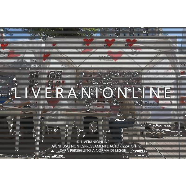 01.07.2012, KIJOW, PILKA NOZNA, FOOTBALL, MISTRZOSTWA EUROPY W PILCE NOZNEJ, EURO 2012, FOOTBALL EUROPEAN CHAMPIONSHIP,FINAL, HISZPANIA - WLOCHY, SPAIN - ITALY, MIASTECZKO NAMIOTOWE W OBRONIE JULII TYMOSZENKO, FOT. TOMASZ JASTRZEBOWSKI / FOTO OLIMPIK/NEWSPIX.PL --- Newspix.pl SPAGNA ITALIA FINALE EUROPEI 2012 - AG ALDO LIVERANI SAS - ITALY ONLY - *** Local Caption *** .