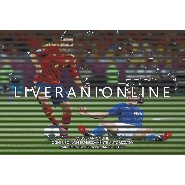 01.07.2012, KIJOW, PILKA NOZNA, FOOTBALL, MISTRZOSTWA EUROPY W PILCE NOZNEJ, EURO 2012, FOOTBALL EUROPEAN CHAMPIONSHIP,FINAL, HISZPANIA - WLOCHY, SPAIN - ITALY, XAVI HERNANDEZ (ESP), RICCARDO MONTOLIVO (ITA), FOT. TOMASZ JASTRZEBOWSKI / FOTO OLIMPIK/NEWSPIX.PL --- Newspix.pl SPAGNA ITALIA FINALE EUROPEI 2012 - AG ALDO LIVERANI SAS - ITALY ONLY - *** Local Caption *** .
