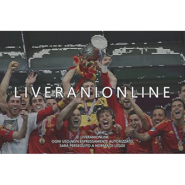 KIJOW 01.07.2012 MECZ MISTRZOSTWA EUROPY 2012 FINAL: HISZPANIA - WLOCHY 4:0 --- UEFA EURO 2012 CHAMPIONSHIP FINAL MATCH IN KIEV: SPAIN - ITALY 4:0 IKER CASILLAS SERGIO RAMOS ALVARO ARBELOA ANDRES INIESTA DAVID SILVA GERARD PIQUE JESUS NAVAS PILKARZE HISZPANII FOT. PIOTR KUCZA/NEWSPIX.PL --- Newspix.pl SPAGNA ITALIA FINALE EUROPEI 2012 - AG ALDO LIVERANI SAS - ITALY ONLY - *** Local Caption *** .