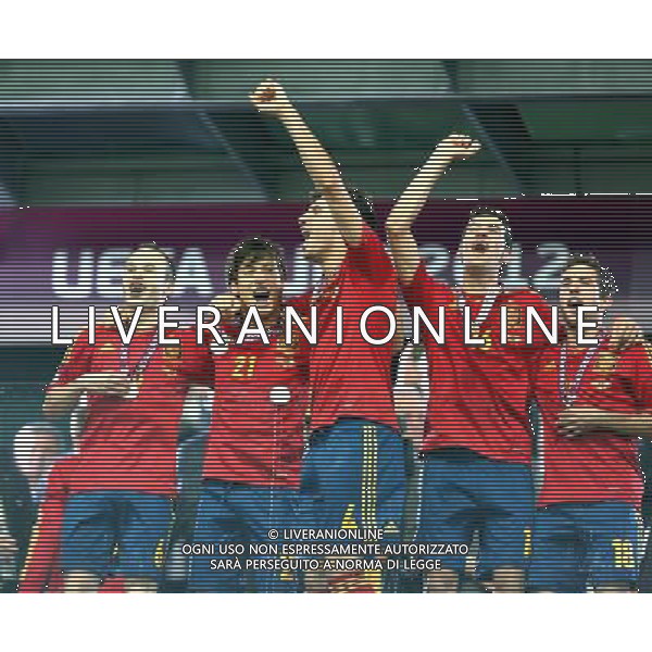 KIJOW STADION OLIMPIJSKI 01.07.2012 EURO 2012 PILKA NOZNA FINAL MISTRZOSTW EUROPY HISZPANIA WLOCHY NZ HISZPANIA RADOSC ZWYCIESTWO MISTRZOSTWO MISTRZ EUROPY FOT MICHAL NOWAK / NEWSPIX.PL KYIV OLYMPIC STADIUM 01.07.2012 FOOTBALL SOCCER EURO 2012 FINAL OF UEFA EUROPEAN FOOTBALL CHAMPIONSHIP SPAIN - ITALY SPANISH PLAYERS ARE CELEBRATING AS THEY WON OVER ITALY. SPAIN BECAME EUROPEAN CHAMPIONS MICHAL NOWAK / NEWSPIX.PL --- Newspix.pl SPAGNA ITALIA FINALE EUROPEI 2012 - AG ALDO LIVERANI SAS - ITALY ONLY - *** Local Caption *** .