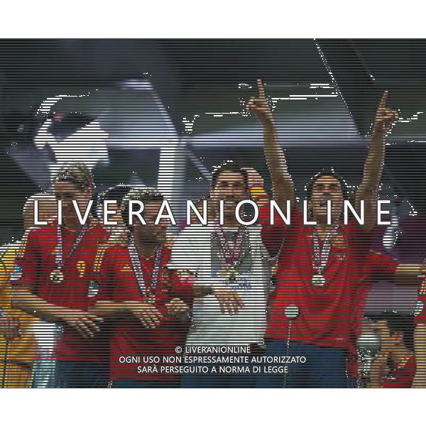 KIJOW STADION OLIMPIJSKI 01.07.2012 EURO 2012 PILKA NOZNA FINAL MISTRZOSTW EUROPY HISZPANIA WLOCHY NZ HISZPANIA RADOSC ZWYCIESTWO MISTRZOSTWO MISTRZ EUROPY FOT MICHAL NOWAK / NEWSPIX.PL KYIV OLYMPIC STADIUM 01.07.2012 FOOTBALL SOCCER EURO 2012 FINAL OF UEFA EUROPEAN FOOTBALL CHAMPIONSHIP SPAIN - ITALY SPANISH PLAYERS ARE CELEBRATING AS THEY WON OVER ITALY. SPAIN BECAME EUROPEAN CHAMPIONS MICHAL NOWAK / NEWSPIX.PL --- Newspix.pl SPAGNA ITALIA FINALE EUROPEI 2012 - AG ALDO LIVERANI SAS - ITALY ONLY - *** Local Caption *** .