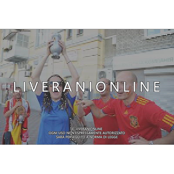 01.07.2012 KIJOW - STADION OLIMPIJSKI ( KYIV OLYMPIC STADIUM ) PILKA NOZNA ( FOOTBALL ) MISTRZOSTWA EUROPY W PILCE NOZNEJ UEFA EURO 2012 ( EUROPEAN CHAMPIONSHIPS UEFA EURO 2012 ) FINAL EURO 2012 ( FINAL EURO 2012 ) MECZ HISZPANIA - WLOCHY ( GAME SPAIN - ITALY ) NZ KIBICE WLOCHY I HISZPANIA FOTO MICHAL STANCZYK / CYFRASPORT/NEWSPIX.PL --- Newspix.pl SPAGNA ITALIA FINALE EUROPEI 2012 - AG ALDO LIVERANI SAS - ITALY ONLY - *** Local Caption *** .