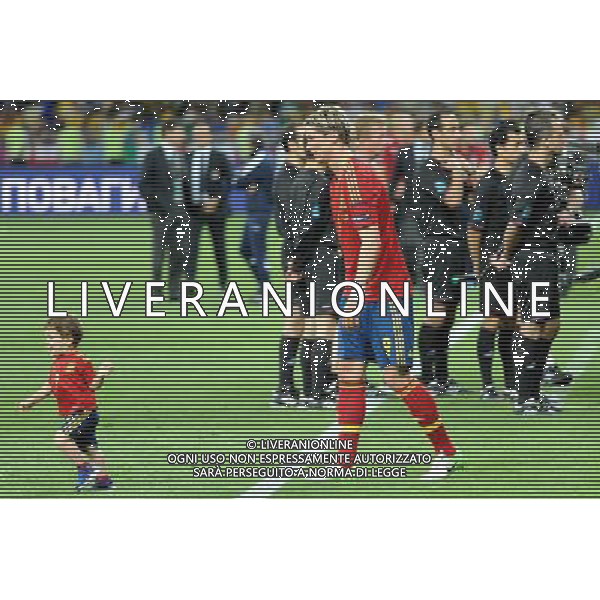 01.07.2012 KIJOW - STADION OLIMPIJSKI ( KYIV OLYMPIC STADIUM ) PILKA NOZNA ( FOOTBALL ) MISTRZOSTWA EUROPY W PILCE NOZNEJ UEFA EURO 2012 ( EUROPEAN CHAMPIONSHIPS UEFA EURO 2012 ) FINAL EURO 2012 ( FINAL EURO 2012 ) MECZ HISZPANIA - WLOCHY ( GAME SPAIN - ITALY ) NZ FERNANDO TORRES , RADOSC ZWYCIESTWO Z SYNEM FOTO MICHAL STANCZYK / CYFRASPORT/NEWSPIX.PL --- Newspix.pl SPAGNA ITALIA FINALE EUROPEI 2012 - AG ALDO LIVERANI SAS - ITALY ONLY - *** Local Caption *** .