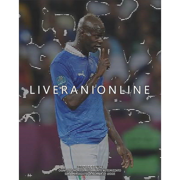 01.07.2012 KIJOW KIEV PILKA NOZNA KADRA REPREZENTACJA MISTRZOSTWA EUROPY W PILCE NOZNEJ EURO2012 POLSKA I UKRAINA FOOTBALL EUROPEAN CHAMPIONSHIPS UEFA EURO 2012 POLAND AND UKRAINE FINAL (FINAL GAME) HISZPANIA - WLOCHY (SPAIN VS. ITALY) N/Z MARIO BALOTELLI FOT LUKASZ LASKOWSKI / PRESSFOCUS NEWSPIXPL --- Newspix.pl SPAGNA ITALIA FINALE EUROPEI 2012 - AG ALDO LIVERANI SAS - ITALY ONLY - *** Local Caption *** .