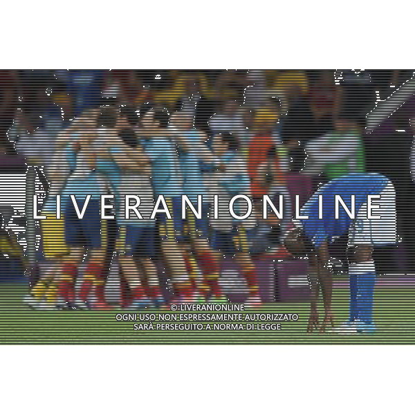 01.07.2012 KIJOW KIEV PILKA NOZNA KADRA REPREZENTACJA MISTRZOSTWA EUROPY W PILCE NOZNEJ EURO2012 POLSKA I UKRAINA FOOTBALL EUROPEAN CHAMPIONSHIPS UEFA EURO 2012 POLAND AND UKRAINE FINAL (FINAL GAME) HISZPANIA - WLOCHY (SPAIN VS. ITALY) N/Z MARIO BALOTELLI SMUTEK PORAZKA FOT LUKASZ LASKOWSKI / PRESSFOCUS NEWSPIXPL --- Newspix.pl SPAGNA ITALIA FINALE EUROPEI 2012 - AG ALDO LIVERANI SAS - ITALY ONLY - *** Local Caption *** .