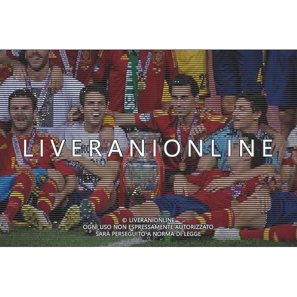 01.07.2012 KIJOW (KIEV) STADION OLYMPIJSKI (THE OLYMPIC STADIUM) PILKA NOZNA (SOCCER) MISTRZOSTWA EURO 2012 POLSKA UKRAINA (UEFA EURO 2012 POLAND UKRAINE) FINAL (FINAL) MECZ HISZPANIA - WLOCHY (SPAIN - ITALY) N/Z PUCHAR RADOSC MISTRZ ZWYCIEZCA HISZPANIA DRUZYNA CESC FABREGAS FERNANDO TORRES ANDRES INIESTA FOT RAFAL OLEKSIEWICZ / PRESSFOCUS NEWSPIXPL --- Newspix.pl SPAGNA ITALIA FINALE EUROPEI 2012 - AG ALDO LIVERANI SAS - ITALY ONLY - *** Local Caption *** .