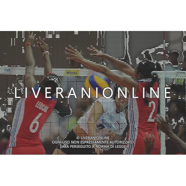 (120701) -- NINGBO, July 1, 2012 () -- S. Onuma (C) of Thailand spikes the ball during the 5th round match against Cuba at the FIVB Volleyball World Grand Prix in Ningbo, east China\'s Zhejiang Province, July 1, 2012. Thailand won 3-0. (/Ju Huanzong) ©photoshot/AGENZIA ALDO LIVERANI SAS - ITALY ONLY: Cuba - Thailandia partita Volley del 5¡ turno pallavolo FIVB World Grand Prix