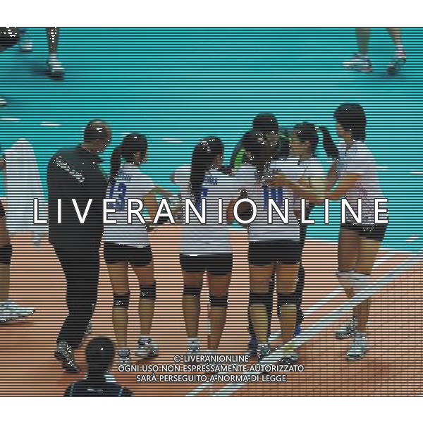 (120701) -- NINGBO, July 1, 2012 () -- G.Pornpun of Thailand is carried away from the court during the 5th round match against Cuba at the FIVB Volleyball World Grand Prix in Ningbo, east China\'s Zhejiang Province, July 1, 2012. Thailand won 3-0. (/Xu Yu) ©photoshot/AGENZIA ALDO LIVERANI SAS - ITALY ONLY: Cuba - Thailandia partita Volley del 5¡ turno pallavolo FIVB World Grand Prix