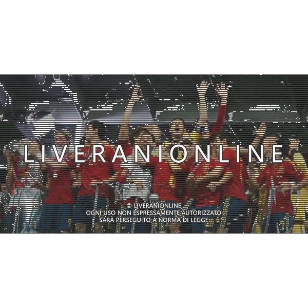 KIJOW STADION OLIMPIJSKI 01.07.2012 EURO 2012 PILKA NOZNA FINAL MISTRZOSTW EUROPY HISZPANIA WLOCHY NZ HISZPANIA RADOSC ZWYCIESTWO MISTRZOSTWO MISTRZ EUROPY FETA FOT MICHAL NOWAK / NEWSPIX.PL KYIV OLYMPIC STADIUM 01.07.2012 FOOTBALL SOCCER EURO 2012 FINAL OF UEFA EUROPEAN FOOTBALL CHAMPIONSHIP SPAIN - ITALY SPANISH PLAYERS ARE CELEBRATING AS THEY WON OVER ITALY. SPAIN BECAME EUROPEAN CHAMPIONS MICHAL NOWAK / NEWSPIX.PL --- Newspix.pl /EUROPEO 2012 ITALIA SPAGNA FINALE - AG ALDO LIVERANI SAS - ITALY ONLY - *** Local Caption *** www.newspix.pl mail us: info@newspix.pl call us: 0048 022 23 22 222 --- Polish Picture Agency by Ringier Axel Springer Poland .