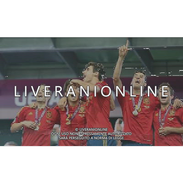 KIJOW STADION OLIMPIJSKI 01.07.2012 EURO 2012 PILKA NOZNA FINAL MISTRZOSTW EUROPY HISZPANIA WLOCHY NZ HISZPANIA RADOSC ZWYCIESTWO MISTRZOSTWO MISTRZ EUROPY FETA FOT MICHAL NOWAK / NEWSPIX.PL KYIV OLYMPIC STADIUM 01.07.2012 FOOTBALL SOCCER EURO 2012 FINAL OF UEFA EUROPEAN FOOTBALL CHAMPIONSHIP SPAIN - ITALY SPANISH PLAYERS ARE CELEBRATING AS THEY WON OVER ITALY. SPAIN BECAME EUROPEAN CHAMPIONS MICHAL NOWAK / NEWSPIX.PL --- Newspix.pl /EUROPEO 2012 ITALIA SPAGNA FINALE - AG ALDO LIVERANI SAS - ITALY ONLY - *** Local Caption *** www.newspix.pl mail us: info@newspix.pl call us: 0048 022 23 22 222 --- Polish Picture Agency by Ringier Axel Springer Poland .