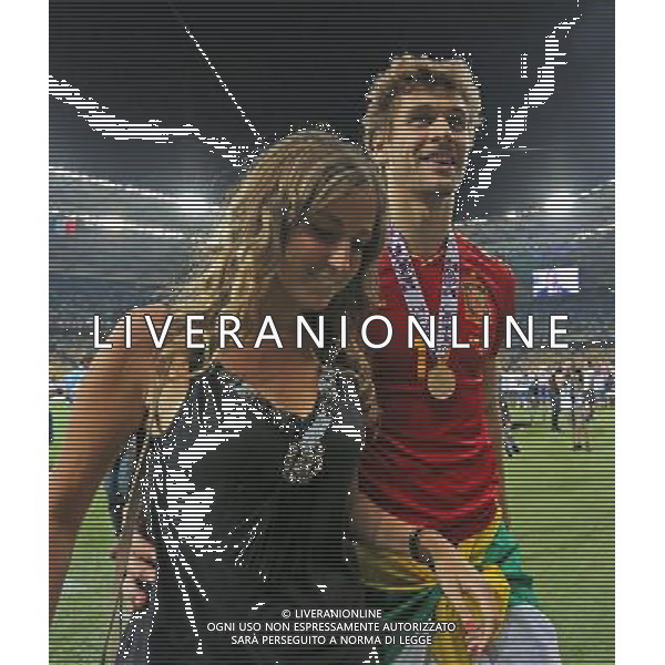 KIJOW STADION OLIMPIJSKI 01.07.2012 EURO 2012 PILKA NOZNA FINAL MISTRZOSTW EUROPY HISZPANIA WLOCHY NZ HISZPANIA RADOSC ZWYCIESTWO MISTRZOSTWO MISTRZ EUROPY FETA FERNANDO LLORENTE SPA Z DZIEWCZYNA FOT MICHAL NOWAK / NEWSPIX.PL KYIV OLYMPIC STADIUM 01.07.2012 FOOTBALL SOCCER EURO 2012 FINAL OF UEFA EUROPEAN FOOTBALL CHAMPIONSHIP SPAIN - ITALY SPANISH PLAYERS ARE CELEBRATING AS THEY WON OVER ITALY. SPAIN BECAME EUROPEAN CHAMPIONS FERNANDO LLORENTE SPA WITH GIRLFRIEND MICHAL NOWAK / NEWSPIX.PL --- Newspix.pl /EUROPEO 2012 ITALIA SPAGNA FINALE - AG ALDO LIVERANI SAS - ITALY ONLY - *** Local Caption *** www.newspix.pl mail us: info@newspix.pl call us: 0048 022 23 22 222 --- Polish Picture Agency by Ringier Axel Springer Poland .
