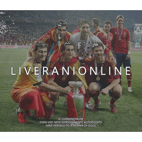 KIJOW STADION OLIMPIJSKI 01.07.2012 EURO 2012 PILKA NOZNA FINAL MISTRZOSTW EUROPY HISZPANIA WLOCHY NZ HISZPANIA RADOSC ZWYCIESTWO MISTRZOSTWO MISTRZ EUROPY FETA IKER CASILLAS SPA ALVARO ARBELOA SPA XABI ALONSO SPA RAUL ALBIOL SPA SERGIO RAMOS SPA FOT MICHAL NOWAK / NEWSPIX.PL KYIV OLYMPIC STADIUM 01.07.2012 FOOTBALL SOCCER EURO 2012 FINAL OF UEFA EUROPEAN FOOTBALL CHAMPIONSHIP SPAIN - ITALY SPANISH PLAYERS ARE CELEBRATING AS THEY WON OVER ITALY. SPAIN BECAME EUROPEAN CHAMPIONS MICHAL NOWAK / NEWSPIX.PL --- Newspix.pl /EUROPEO 2012 ITALIA SPAGNA FINALE - AG ALDO LIVERANI SAS - ITALY ONLY - *** Local Caption *** www.newspix.pl mail us: info@newspix.pl call us: 0048 022 23 22 222 --- Polish Picture Agency by Ringier Axel Springer Poland .