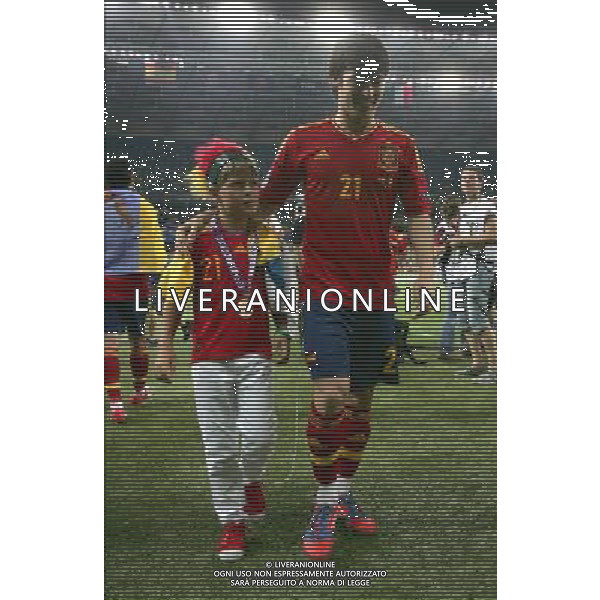 KIJOW STADION OLIMPIJSKI 01.07.2012 EURO 2012 PILKA NOZNA FINAL MISTRZOSTW EUROPY HISZPANIA WLOCHY NZ HISZPANIA RADOSC ZWYCIESTWO MISTRZOSTWO MISTRZ EUROPY FETA DAVID SILVA SPA FOT MICHAL NOWAK / NEWSPIX.PL KYIV OLYMPIC STADIUM 01.07.2012 FOOTBALL SOCCER EURO 2012 FINAL OF UEFA EUROPEAN FOOTBALL CHAMPIONSHIP SPAIN - ITALY SPANISH PLAYERS ARE CELEBRATING AS THEY WON OVER ITALY. SPAIN BECAME EUROPEAN CHAMPIONS MICHAL NOWAK / NEWSPIX.PL --- Newspix.pl /EUROPEO 2012 ITALIA SPAGNA FINALE - AG ALDO LIVERANI SAS - ITALY ONLY - *** Local Caption *** www.newspix.pl mail us: info@newspix.pl call us: 0048 022 23 22 222 --- Polish Picture Agency by Ringier Axel Springer Poland .