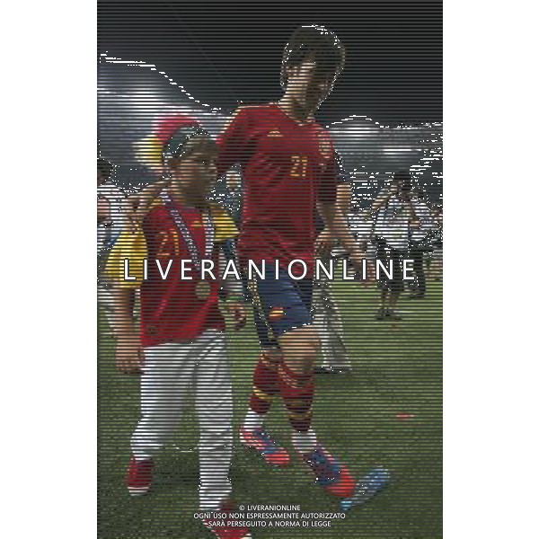 KIJOW STADION OLIMPIJSKI 01.07.2012 EURO 2012 PILKA NOZNA FINAL MISTRZOSTW EUROPY HISZPANIA WLOCHY NZ HISZPANIA RADOSC ZWYCIESTWO MISTRZOSTWO MISTRZ EUROPY FETA DAVID SILVA SPA FOT MICHAL NOWAK / NEWSPIX.PL KYIV OLYMPIC STADIUM 01.07.2012 FOOTBALL SOCCER EURO 2012 FINAL OF UEFA EUROPEAN FOOTBALL CHAMPIONSHIP SPAIN - ITALY SPANISH PLAYERS ARE CELEBRATING AS THEY WON OVER ITALY. SPAIN BECAME EUROPEAN CHAMPIONS MICHAL NOWAK / NEWSPIX.PL --- Newspix.pl /EUROPEO 2012 ITALIA SPAGNA FINALE - AG ALDO LIVERANI SAS - ITALY ONLY - *** Local Caption *** www.newspix.pl mail us: info@newspix.pl call us: 0048 022 23 22 222 --- Polish Picture Agency by Ringier Axel Springer Poland .