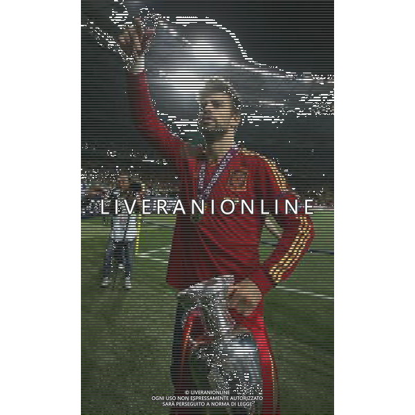 KIJOW STADION OLIMPIJSKI 01.07.2012 EURO 2012 PILKA NOZNA FINAL MISTRZOSTW EUROPY HISZPANIA WLOCHY NZ HISZPANIA RADOSC ZWYCIESTWO MISTRZOSTWO MISTRZ EUROPY FETA GERARD PIQUE SPA FOT MICHAL NOWAK / NEWSPIX.PL KYIV OLYMPIC STADIUM 01.07.2012 FOOTBALL SOCCER EURO 2012 FINAL OF UEFA EUROPEAN FOOTBALL CHAMPIONSHIP SPAIN - ITALY SPANISH PLAYERS ARE CELEBRATING AS THEY WON OVER ITALY. SPAIN BECAME EUROPEAN CHAMPIONS MICHAL NOWAK / NEWSPIX.PL --- Newspix.pl /EUROPEO 2012 ITALIA SPAGNA FINALE - AG ALDO LIVERANI SAS - ITALY ONLY - *** Local Caption *** www.newspix.pl mail us: info@newspix.pl call us: 0048 022 23 22 222 --- Polish Picture Agency by Ringier Axel Springer Poland .