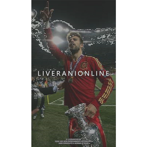 KIJOW STADION OLIMPIJSKI 01.07.2012 EURO 2012 PILKA NOZNA FINAL MISTRZOSTW EUROPY HISZPANIA WLOCHY NZ HISZPANIA RADOSC ZWYCIESTWO MISTRZOSTWO MISTRZ EUROPY FETA GERARD PIQUE SPA FOT MICHAL NOWAK / NEWSPIX.PL KYIV OLYMPIC STADIUM 01.07.2012 FOOTBALL SOCCER EURO 2012 FINAL OF UEFA EUROPEAN FOOTBALL CHAMPIONSHIP SPAIN - ITALY SPANISH PLAYERS ARE CELEBRATING AS THEY WON OVER ITALY. SPAIN BECAME EUROPEAN CHAMPIONS MICHAL NOWAK / NEWSPIX.PL --- Newspix.pl /EUROPEO 2012 ITALIA SPAGNA FINALE - AG ALDO LIVERANI SAS - ITALY ONLY - *** Local Caption *** www.newspix.pl mail us: info@newspix.pl call us: 0048 022 23 22 222 --- Polish Picture Agency by Ringier Axel Springer Poland .