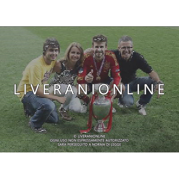 KIJOW STADION OLIMPIJSKI 01.07.2012 EURO 2012 PILKA NOZNA FINAL MISTRZOSTW EUROPY HISZPANIA WLOCHY NZ HISZPANIA RADOSC ZWYCIESTWO MISTRZOSTWO MISTRZ EUROPY FETA GERARD PIQUE SPA Z RODZINA FOT MICHAL NOWAK / NEWSPIX.PL KYIV OLYMPIC STADIUM 01.07.2012 FOOTBALL SOCCER EURO 2012 FINAL OF UEFA EUROPEAN FOOTBALL CHAMPIONSHIP SPAIN - ITALY SPANISH PLAYERS ARE CELEBRATING AS THEY WON OVER ITALY. SPAIN BECAME EUROPEAN CHAMPIONS GERARD PIQUE SPA WITH FAMILY MICHAL NOWAK / NEWSPIX.PL --- Newspix.pl /EUROPEO 2012 ITALIA SPAGNA FINALE - AG ALDO LIVERANI SAS - ITALY ONLY - *** Local Caption *** www.newspix.pl mail us: info@newspix.pl call us: 0048 022 23 22 222 --- Polish Picture Agency by Ringier Axel Springer Poland .