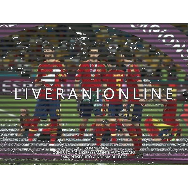 KIJOW STADION OLIMPIJSKI 01.07.2012 EURO 2012 PILKA NOZNA FINAL MISTRZOSTW EUROPY HISZPANIA WLOCHY NZ HISZPANIA RADOSC ZWYCIESTWO MISTRZOSTWO MISTRZ EUROPY FETA FOT MICHAL NOWAK / NEWSPIX.PL KYIV OLYMPIC STADIUM 01.07.2012 FOOTBALL SOCCER EURO 2012 FINAL OF UEFA EUROPEAN FOOTBALL CHAMPIONSHIP SPAIN - ITALY SPANISH PLAYERS ARE CELEBRATING AS THEY WON OVER ITALY. SPAIN BECAME EUROPEAN CHAMPIONS MICHAL NOWAK / NEWSPIX.PL --- Newspix.pl /EUROPEO 2012 ITALIA SPAGNA FINALE - AG ALDO LIVERANI SAS - ITALY ONLY - *** Local Caption *** www.newspix.pl mail us: info@newspix.pl call us: 0048 022 23 22 222 --- Polish Picture Agency by Ringier Axel Springer Poland .