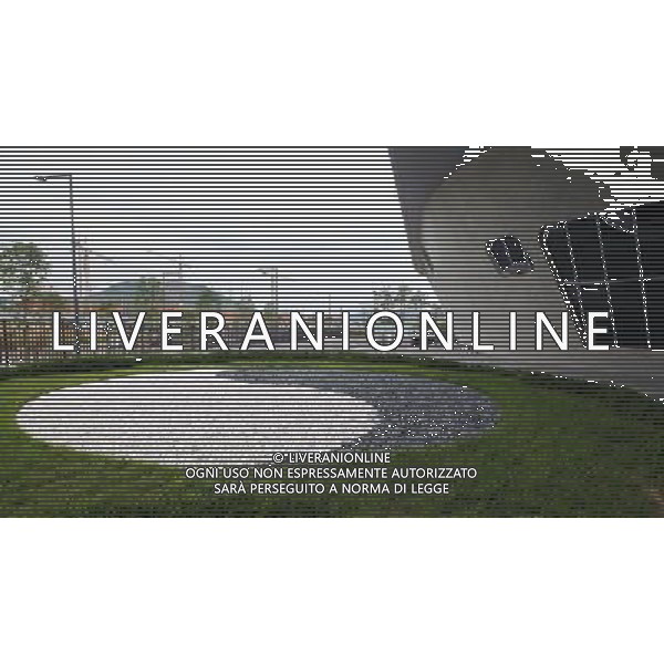 (120703) -- SEOUL, July 3, 2012 () -- Photo taken on July 3, 2012 shows a meadow at the Prime Minister\'s Office building in Sejong City, 120 kms south of Seoul, South Korea. South Korea on Monday officially launched a new administrative city, a source of partisan acrimony for the past decade. Sejong City will eventually house 36 government ministries and agencies by 2014. Its current population of 120,000 is projected to jump to 500,000 by 2030. (/Yao Qilin) ©photoshot/AGENZIA ALDO LIVERANI SAS - ITALY ONLY - Progetto di urbanizzazione della citta\' di Sejong, 120 km a sud di Seoul, Corea del Sud, 3 luglio 2012 che diventera\' una cittˆ amministrativa, con 36 ministeri e agenzie governative entro il 2014. La sua popolazione attuale di 120.000 abitanti salira\' a 500.000 entro il 2030.