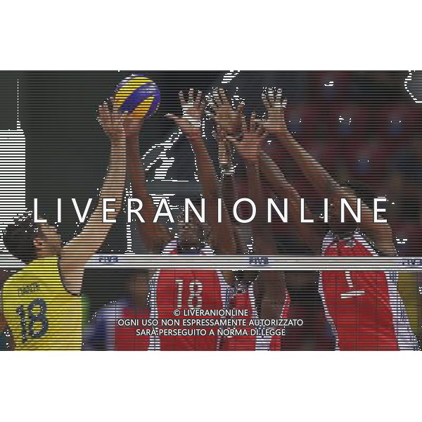 04.07.2012 SOFIA , BULGARIA - HALA ARMEEC ARENA (SOFIA, BULGARIA - ARMEEC ARENA ) SIATKOWKA MEZCZYZN (MEN\'S VOLLEYBALL), LIGA SWIATOWA 2012 - TURNIEJ FINALOWY ( WORLD LEAGUE FINALS)- GRUPA A (POOL A) MECZ KUBA - BRAZYLIA (GAME CUBA - BRAZIL) NZ DANTE AMARAL (L), DIAZ CARMENATE (P) FOTO LUKASZ GROCHALA/ CYFRASPORT / NEWSPIX.PL --- Newspix.pl WORLD LEAGUE FINALS CUBA - BRASILE/AG ALDO LIVERANI SAS - ITALY ONLY - *** Local Caption *** www.newspix.pl mail us: info@newspix.pl call us: 0048 022 23 22 222 --- Polish Picture Agency by Ringier Axel Springer Poland