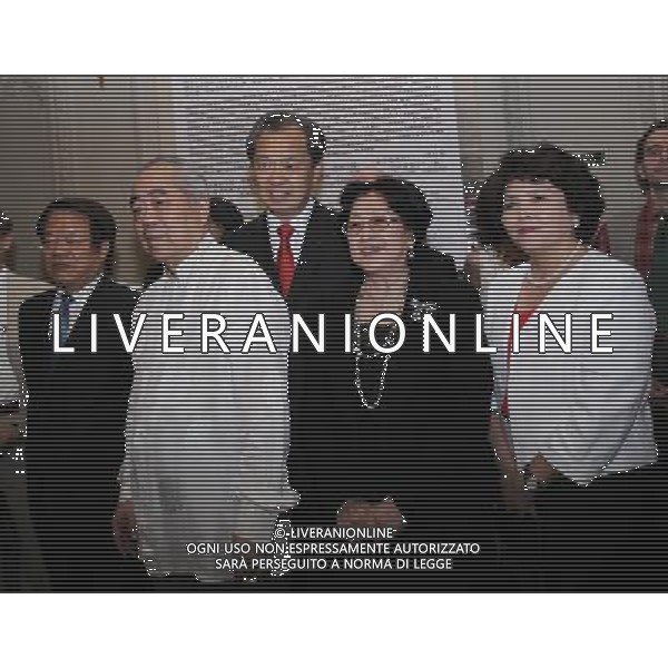 (120704) -- PARIS, July 4, 2012 () -- Chinese artist Fan Zeng(2nd L), Chinese ambassador to France Kong Quan (C) and Chinese Culture Minister Cai Wu (1st L) attend the opening ceremony of Fan Zeng\'s artwork exhibition at the Chinese Culture Center in Paris, France, July 4, 2012. The exhibition will last till February 2013. (/Gao Jing) ©photoshot/AGENZIA ALDO LIVERANI SAS - ITALY ONLY - L\'artista cinese Zeng Fan durante la cerimonia di apertura della mostra di sue opere d\'arte presso il Centro di Cultura Cinese a Parigi, Francia, 4 luglio 2012. La mostra durerˆ fino al febbraio 2013.