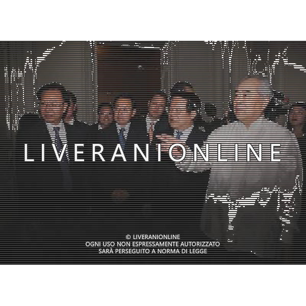 (120704) -- PARIS, July 4, 2012 () -- Chinese artist Fan Zeng(1st R) and Chinese Culture Minister Cai Wu(2nd R) attend the opening ceremony of Fan Zeng\'s artwork exhibition at the Chinese Culture Center in Paris, France, July 4, 2012. The exhibition will last till February 2013. (/Gao Jing) ©photoshot/AGENZIA ALDO LIVERANI SAS - ITALY ONLY - L\'artista cinese Zeng Fan durante la cerimonia di apertura della mostra di sue opere d\'arte presso il Centro di Cultura Cinese a Parigi, Francia, 4 luglio 2012. La mostra durerˆ fino al febbraio 2013.