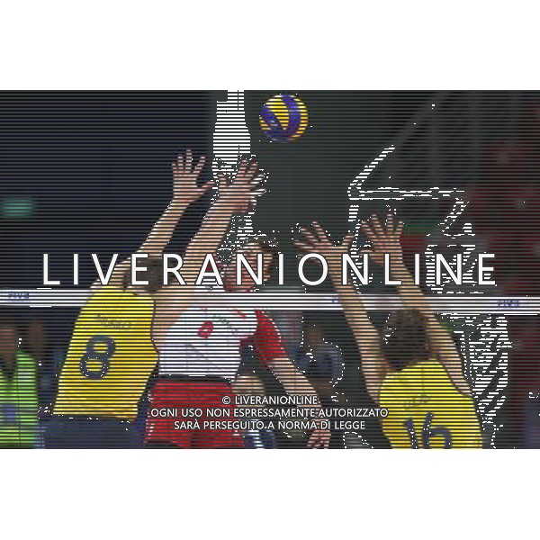 05.07.2012 SOFIA , BULGARIA - HALA ARMEEC ARENA (SOFIA, BULGARIA - ARMEEC ARENA ) SIATKOWKA MEZCZYZN (MEN\'S VOLLEYBALL), LIGA SWIATOWA 2012 - TURNIEJ FINALOWY ( WORLD LEAGUE FINALS)- GRUPA A (POOL A) MECZ BRAZYLIA - POLSKA (GAME BRAZIL - POLAND ) NZ ZBIGNIEW BARTMAN (C) FOTO LUKASZ GROCHALA/ CYFRASPORT/NEWSPIX.PL --- Newspix.pl /AG ALDO LIVERANI SAS WORLD LEAGUE VOLLEY - ITALY ONLY - *** Local Caption *** www.newspix.pl mail us: info@newspix.pl call us: 0048 022 23 22 222 --- Polish Picture Agency by Ringier Axel Springer Poland