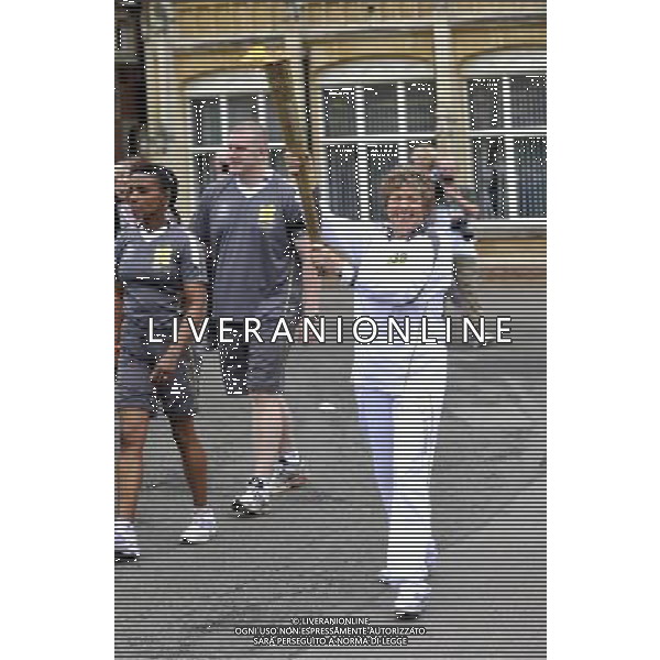 hazel staten torchbearer at Bletchley Park Olympic Torch Relay 9 july 2012 - /PHOTOSHOT/AG ALDO LIVERANI SAS - ITALY ONLY -
