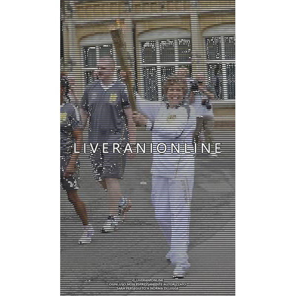 hazel staten torchbearer at Bletchley Park Olympic Torch Relay 9 july 2012 - /PHOTOSHOT/AG ALDO LIVERANI SAS - ITALY ONLY -